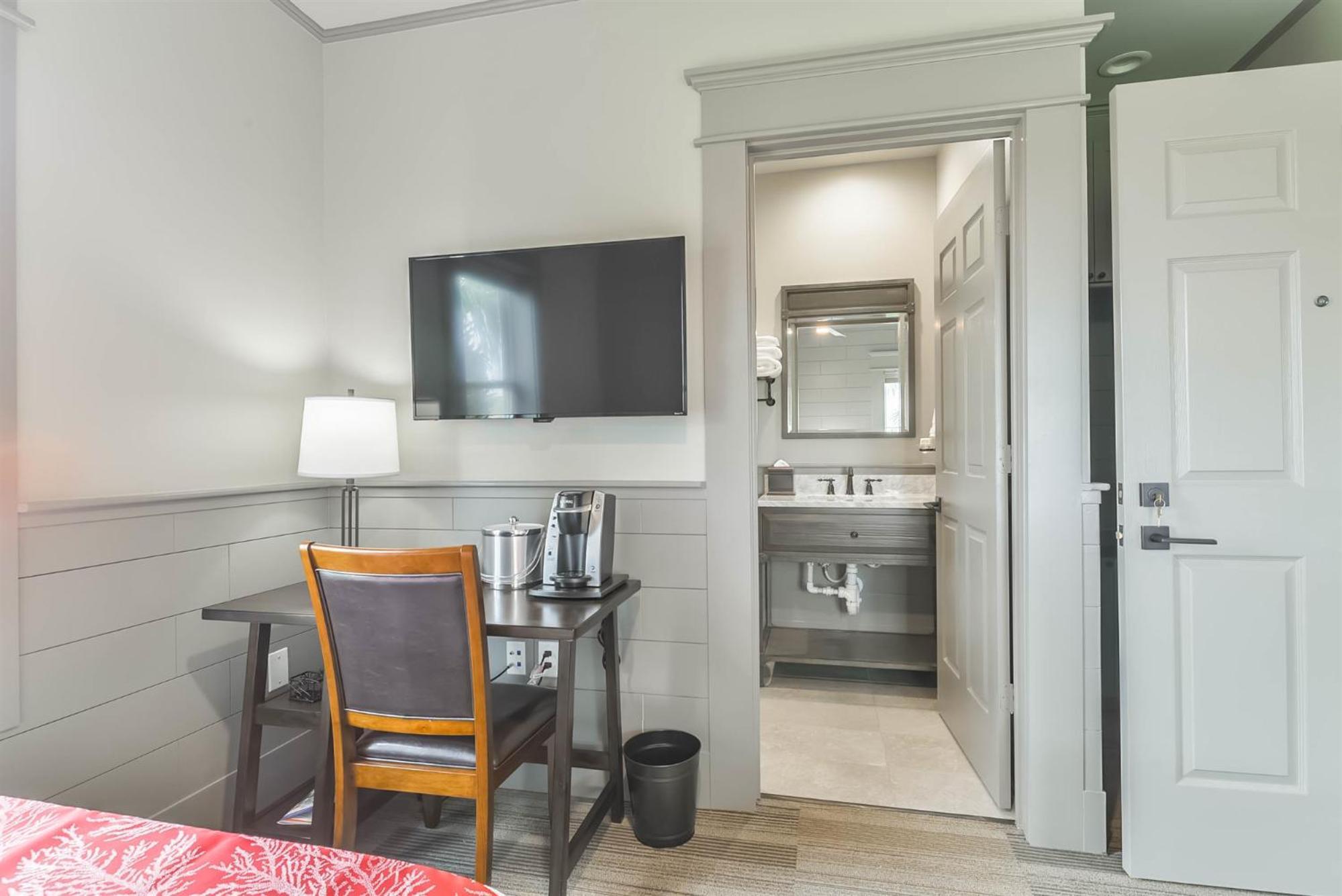 Harborwalk Lodge Hitchcock Екстериор снимка