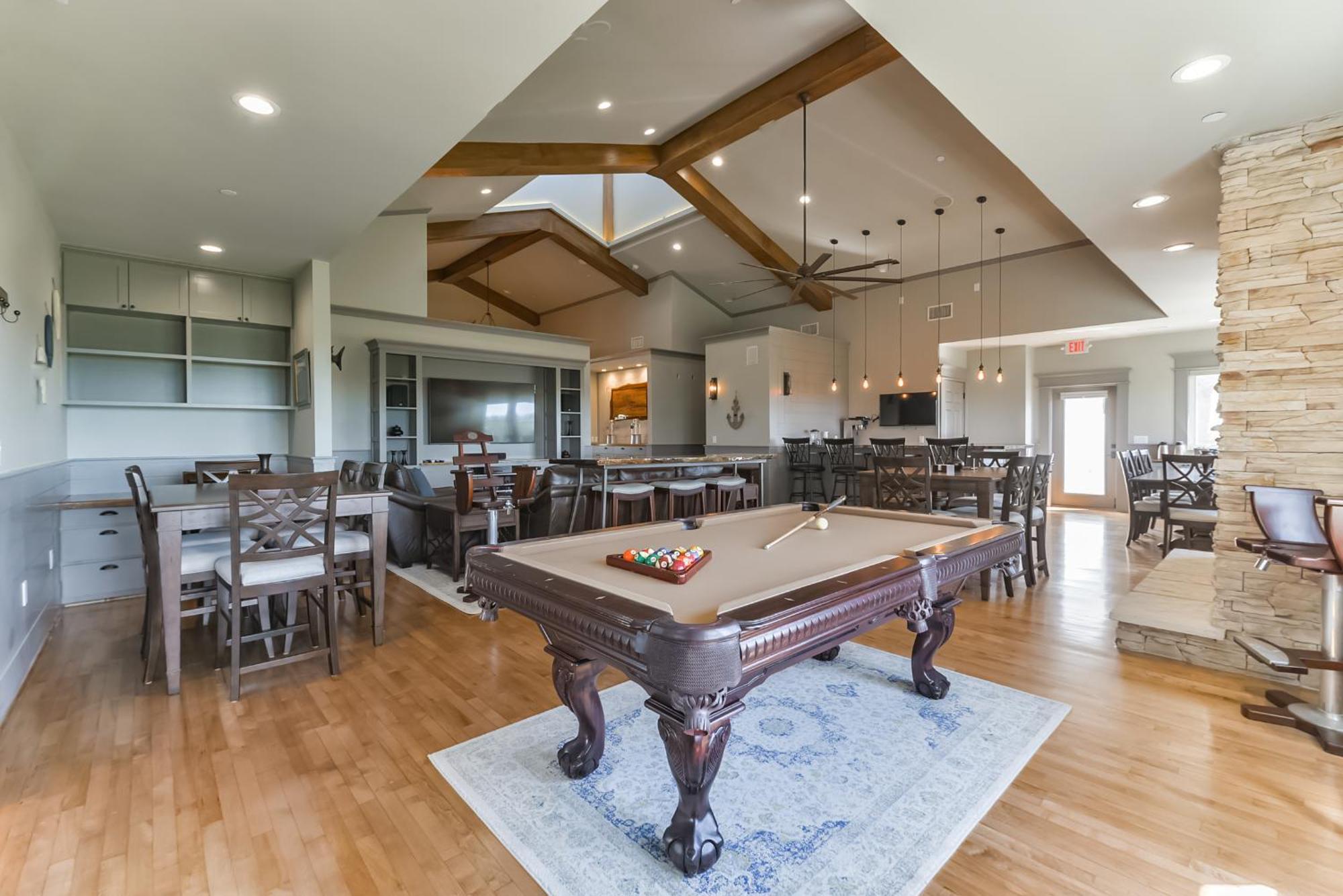 Harborwalk Lodge Hitchcock Екстериор снимка