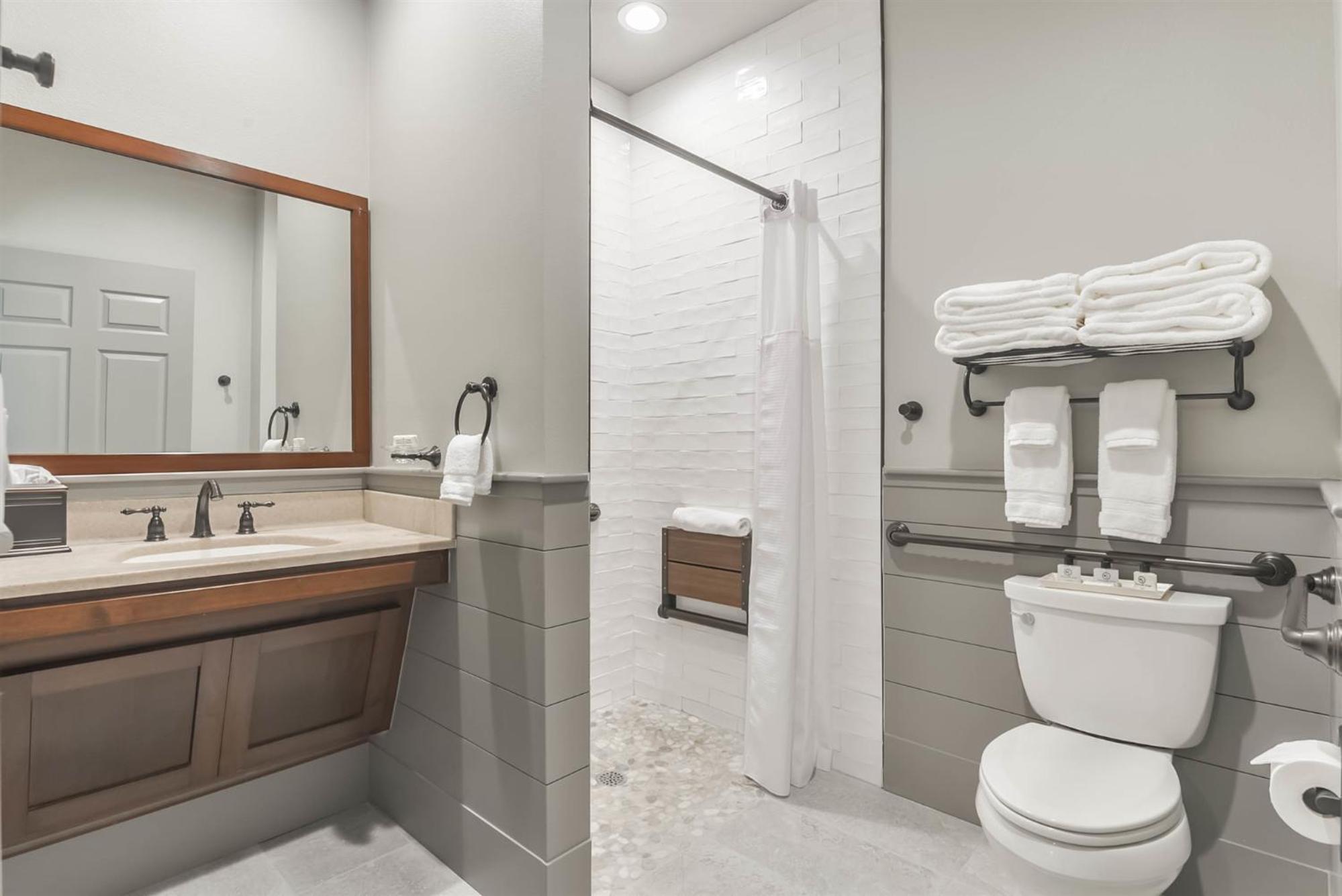 Harborwalk Lodge Hitchcock Екстериор снимка